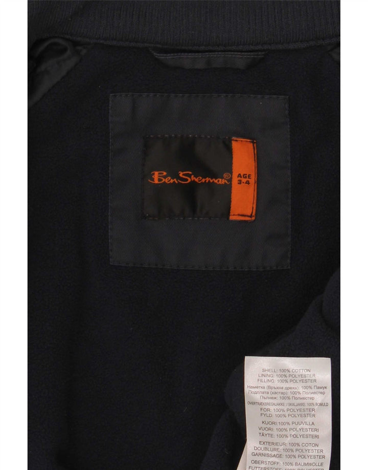Куртка-бомбер с рисунком Ben Sherman для мальчиков 3–4 лет, темно-синяя, хлопковая
