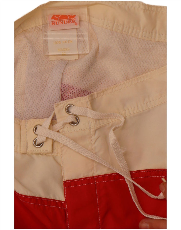 SUNDEK Мужские шорты для плавания, нейлон среднего красного цвета с цветными блоками