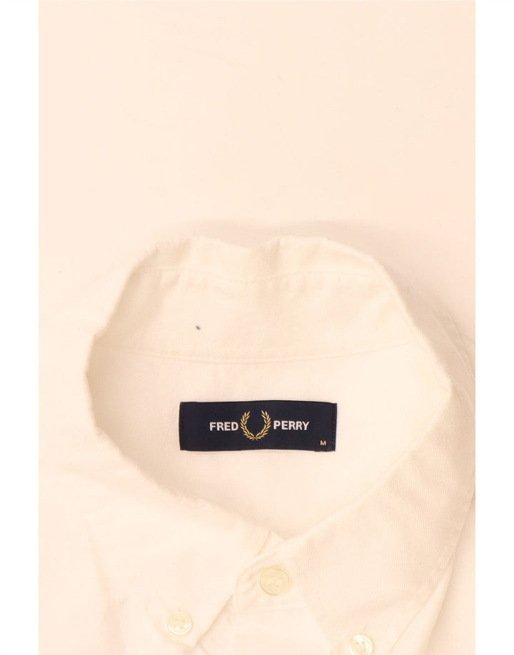 FRED PERRY Мужская рубашка среднего размера из хлопка белого цвета