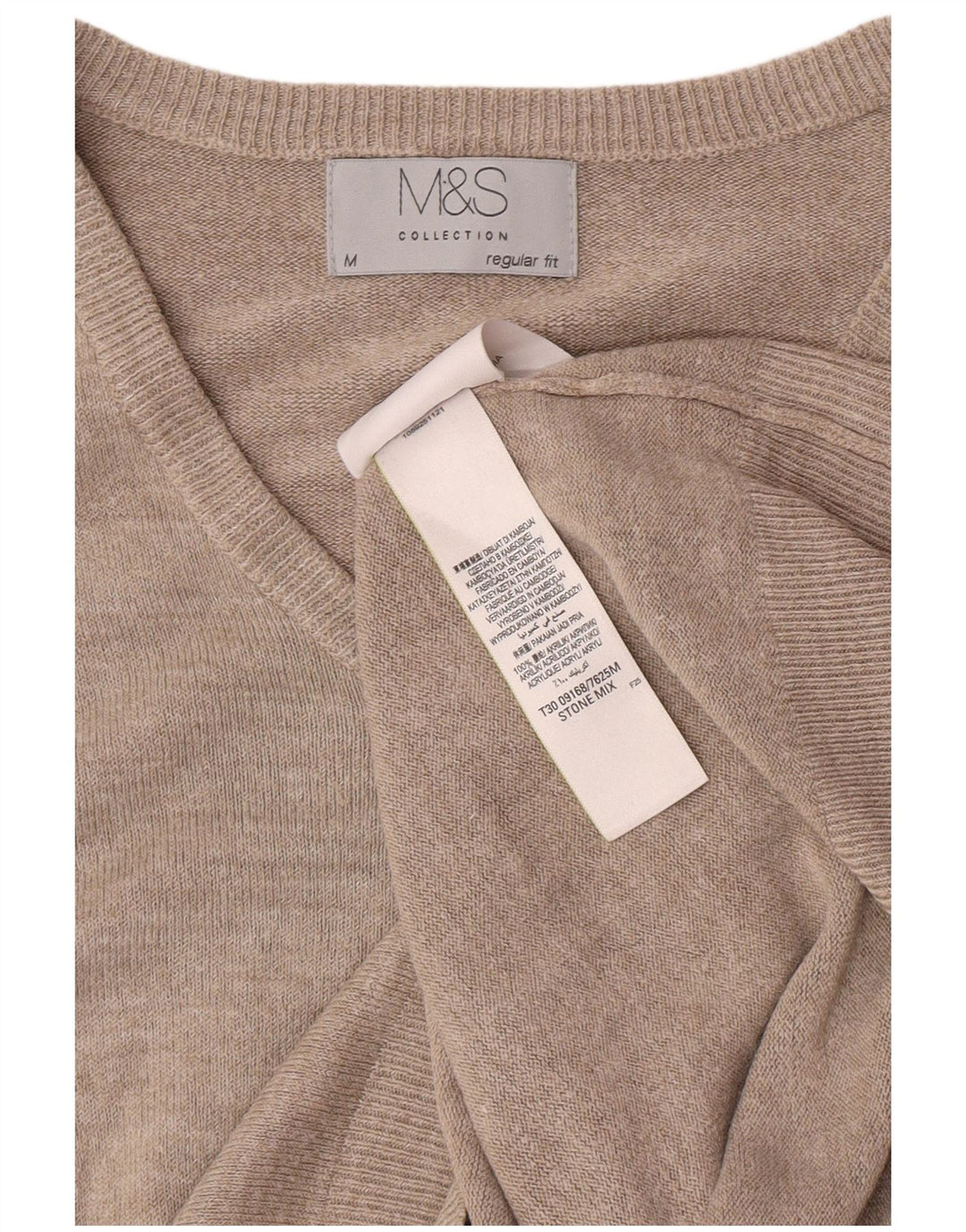 Мужской джемпер стандартного кроя с v-образным вырезом Marks & Spencer, средний бежевый в крапинку
