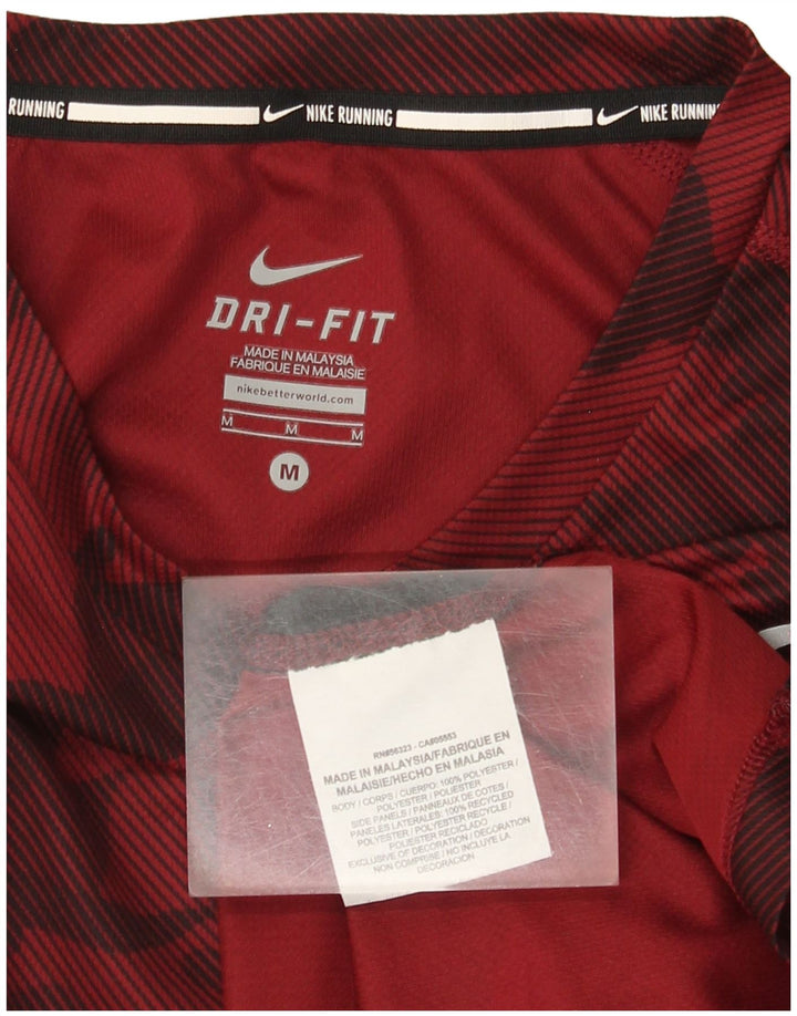 Мужская футболка Nike Dri Fit из полиэстера среднего красного цвета с камуфляжным принтом