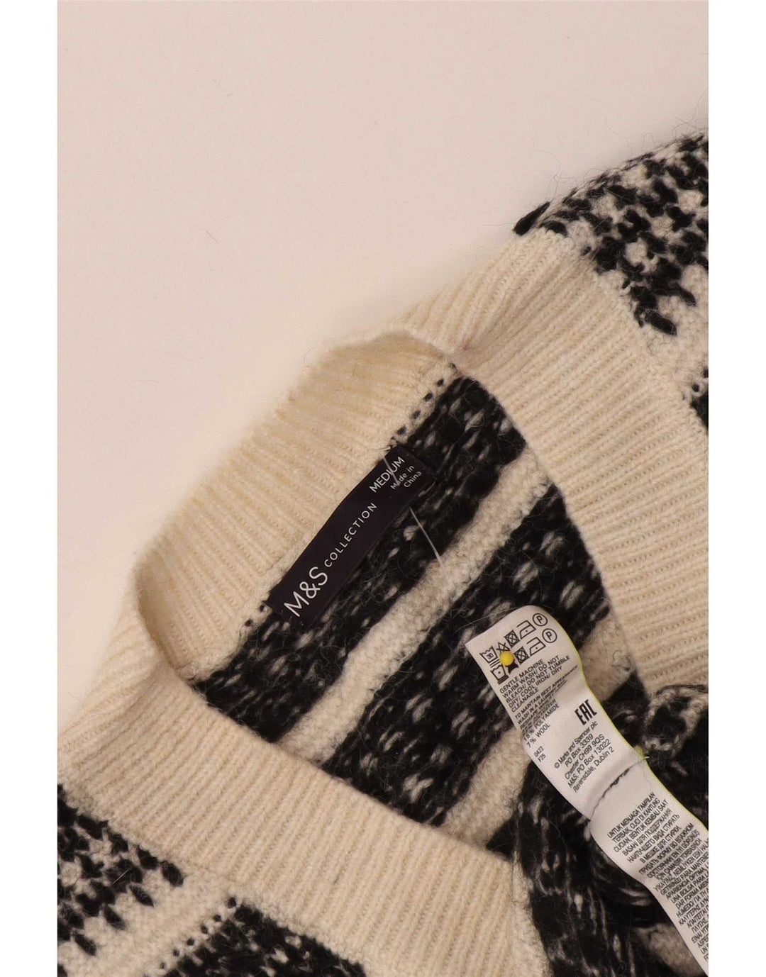 Мужская майка-майка Marks & Spencer среднего цвета, белый акрил с геометрическим рисунком
