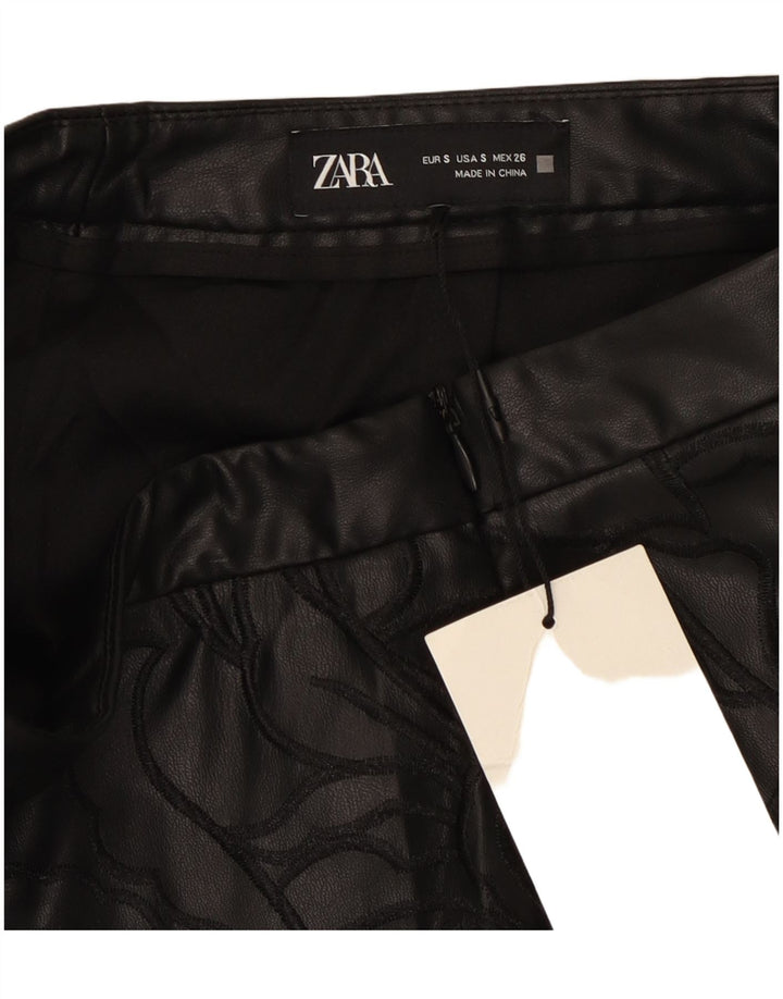 Женская кожаная юбка Zara, маленькая W26, черная с цветочным принтом