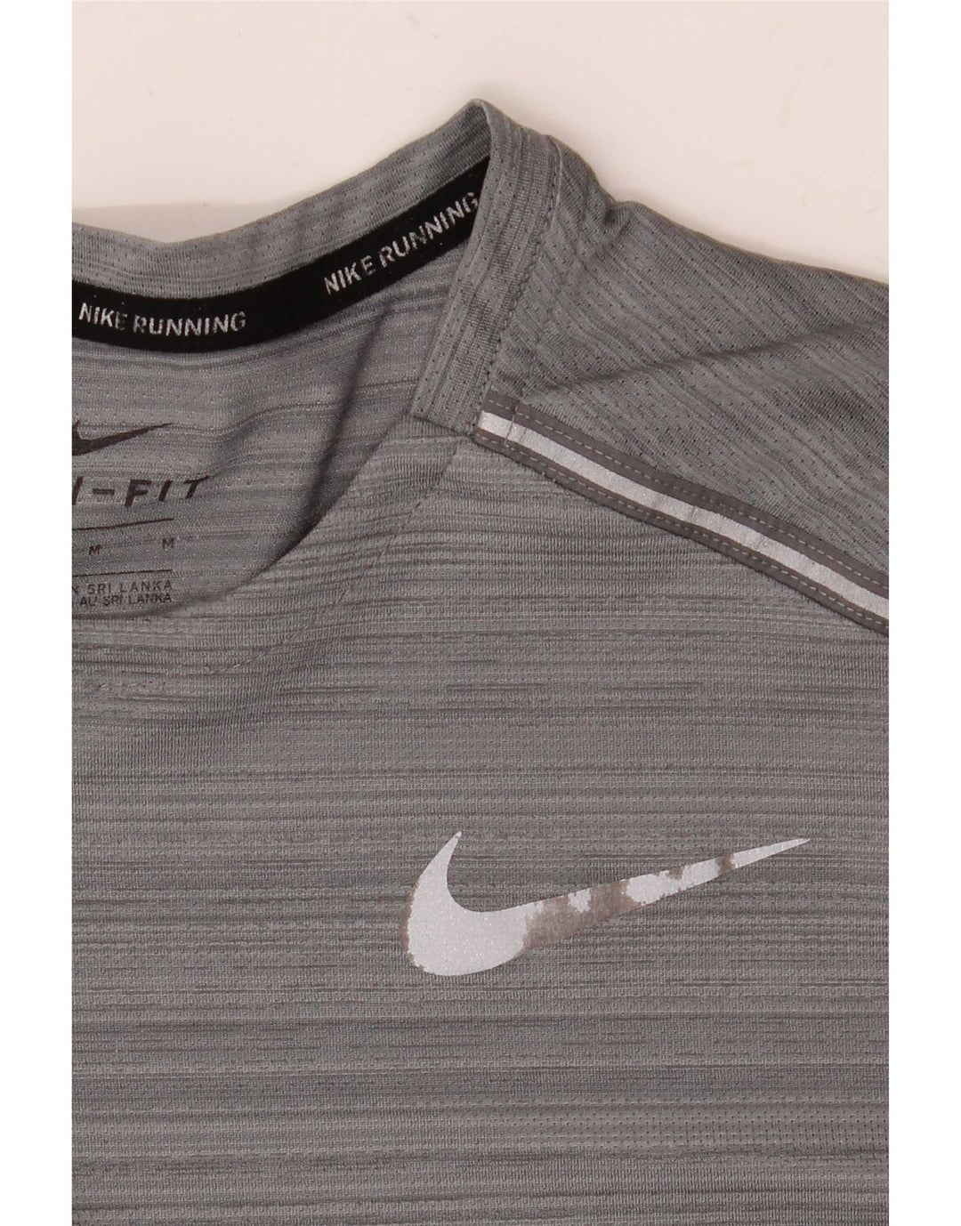 Мужская футболка Nike Dri Fit из полиэстера среднего серого цвета в полоску