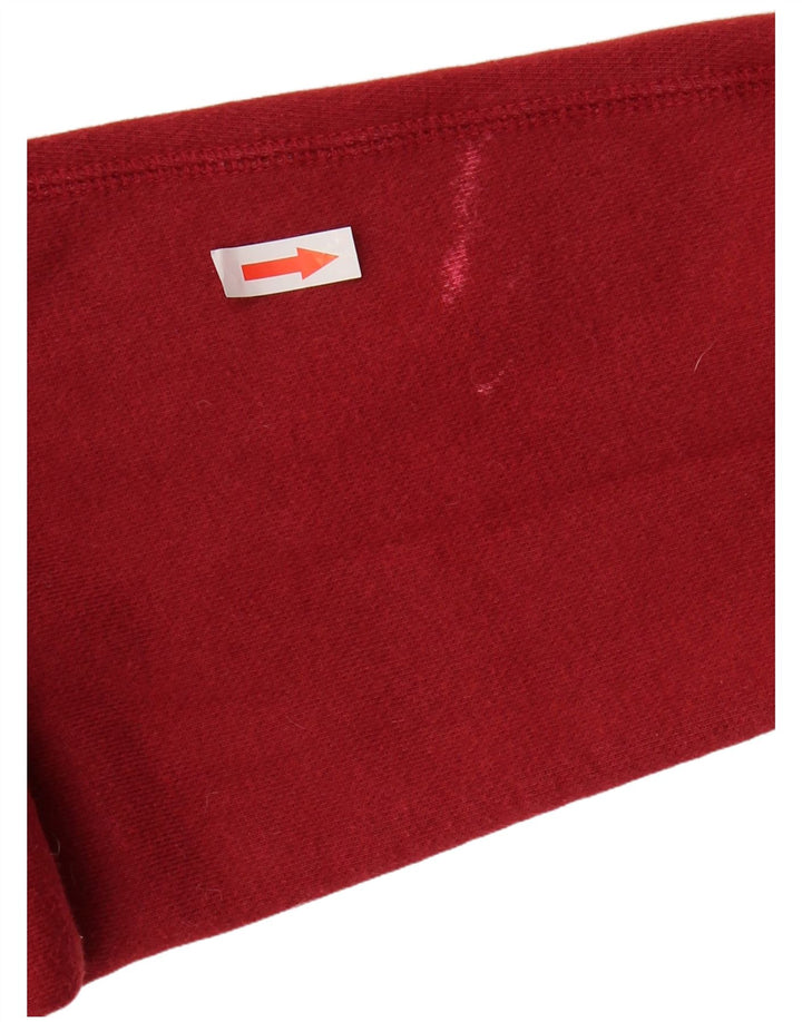 Мужской джемпер с капюшоном среднего размера