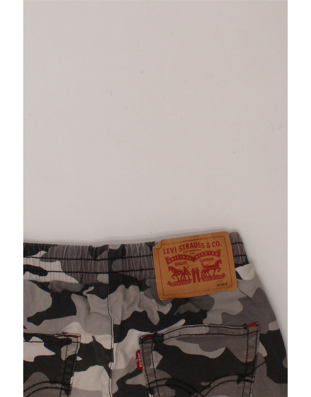 LEVI'S Boys Slim Fit Chino Shorts 7-8 Years Medium W23 Grey Camouflage Vintage Levi's and Second-Hand Levi's from Messina Hembry 
