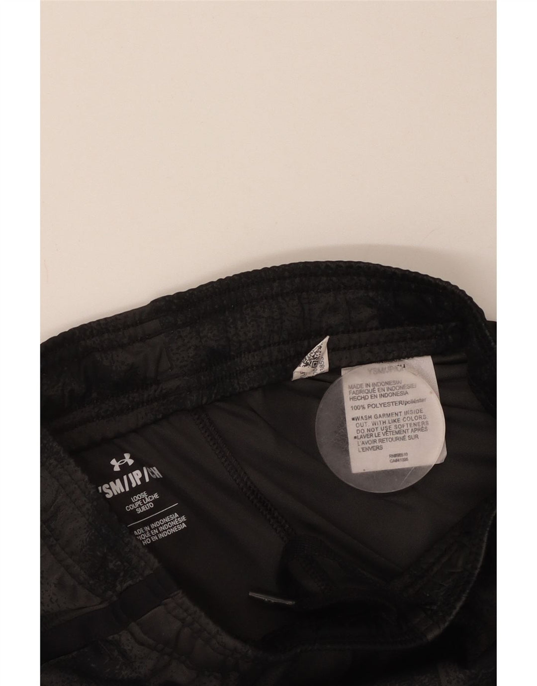 Спортивные шорты с графическим рисунком для девочек 7–8 лет, маленькие черные камуфляжные шорты UNDER ARMOR