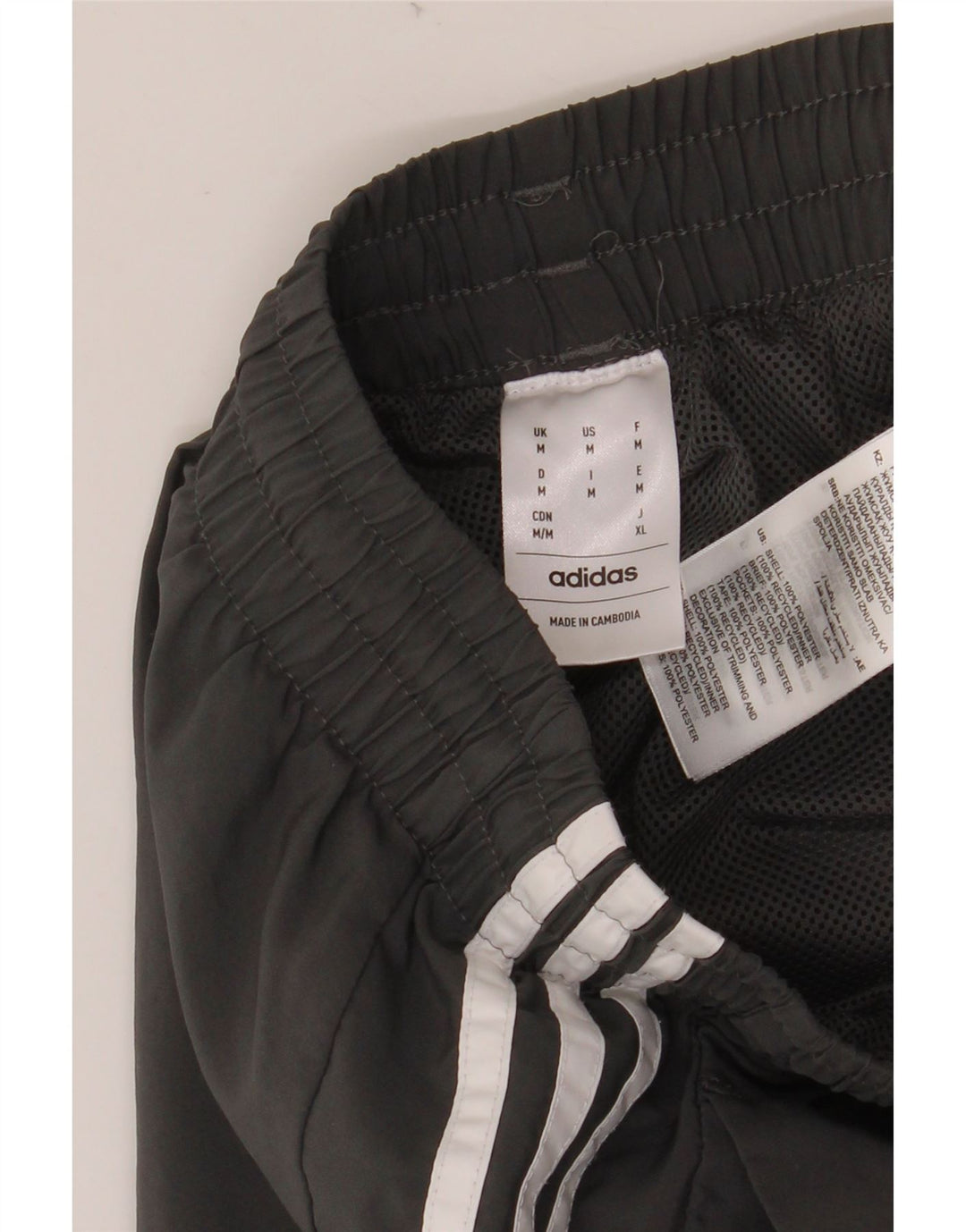 Мужские спортивные шорты ADIDAS из полиэстера среднего серого цвета