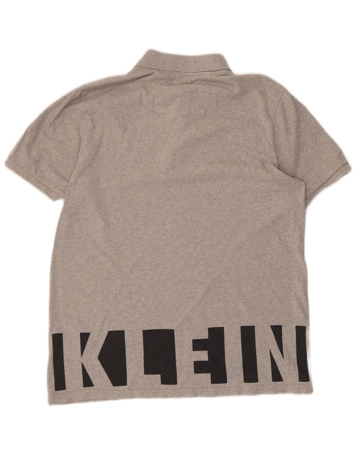 CALVIN KLEIN JEANS Мужская рубашка поло с графическим рисунком среднего серого цвета, хлопок