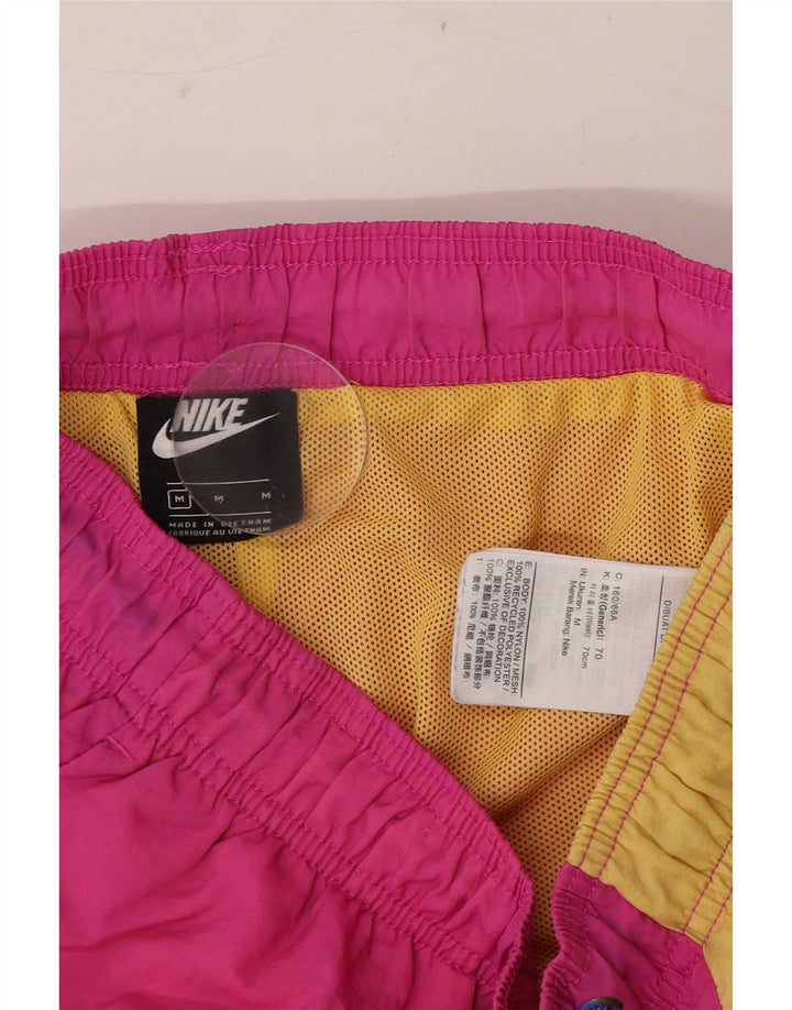 Мужские спортивные шорты Nike, нейлон розового цвета с цветными блоками среднего размера