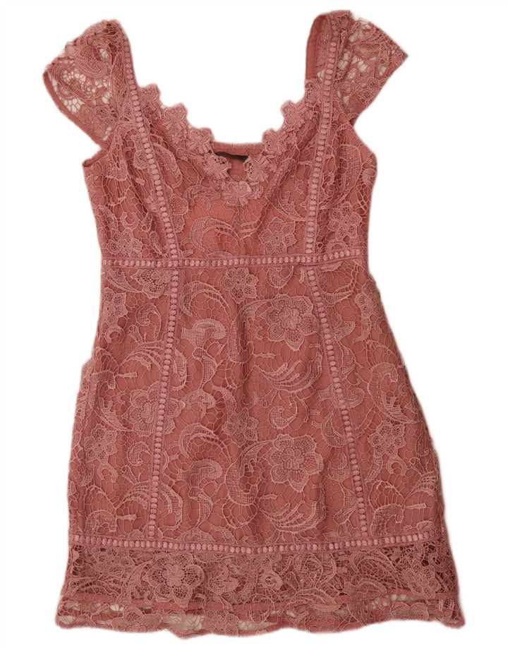 Женское платье-футляр Guess UK 12, полиэстер среднего розового цвета с цветочным принтом