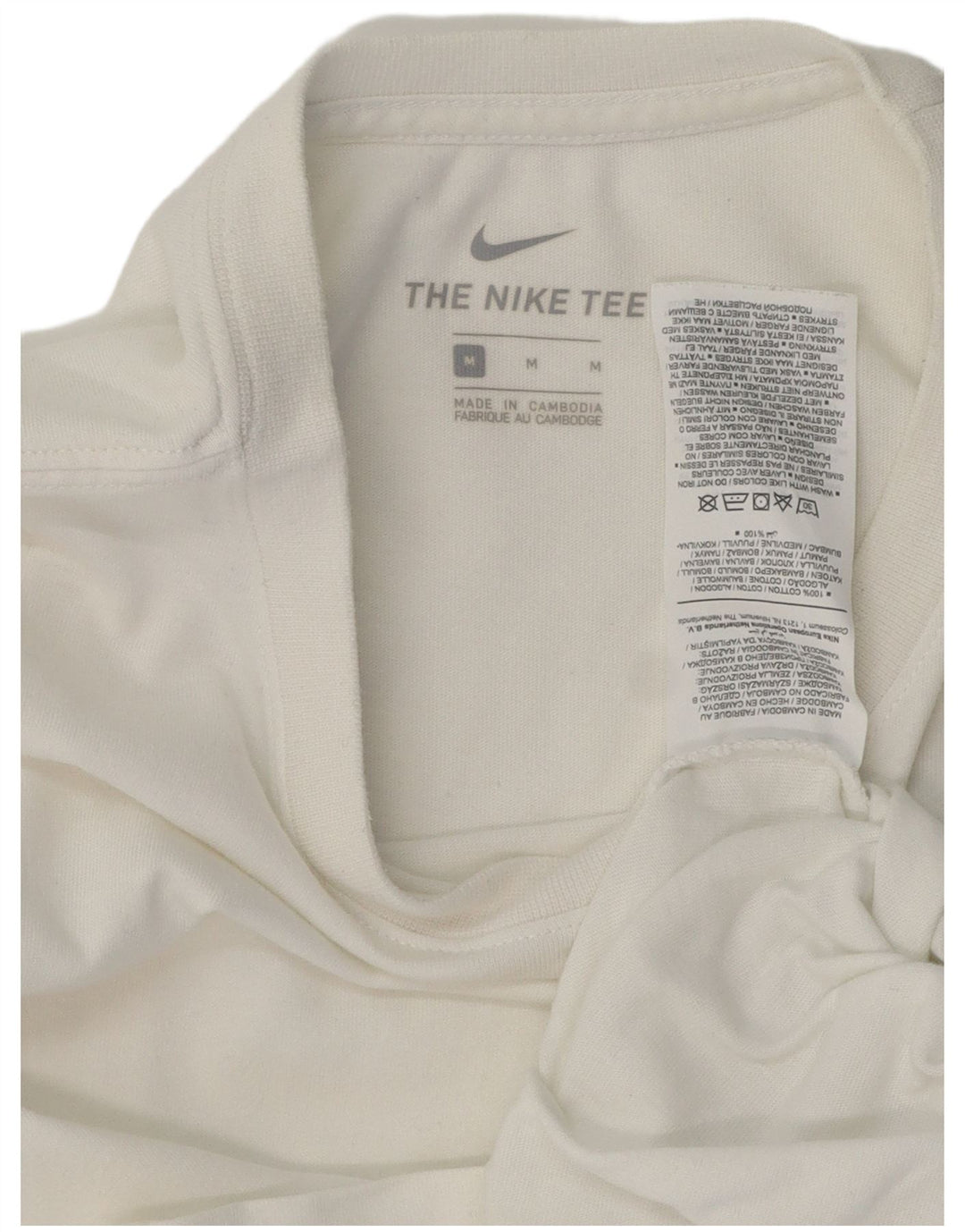 Мужская футболка Nike из хлопка белого цвета среднего размера