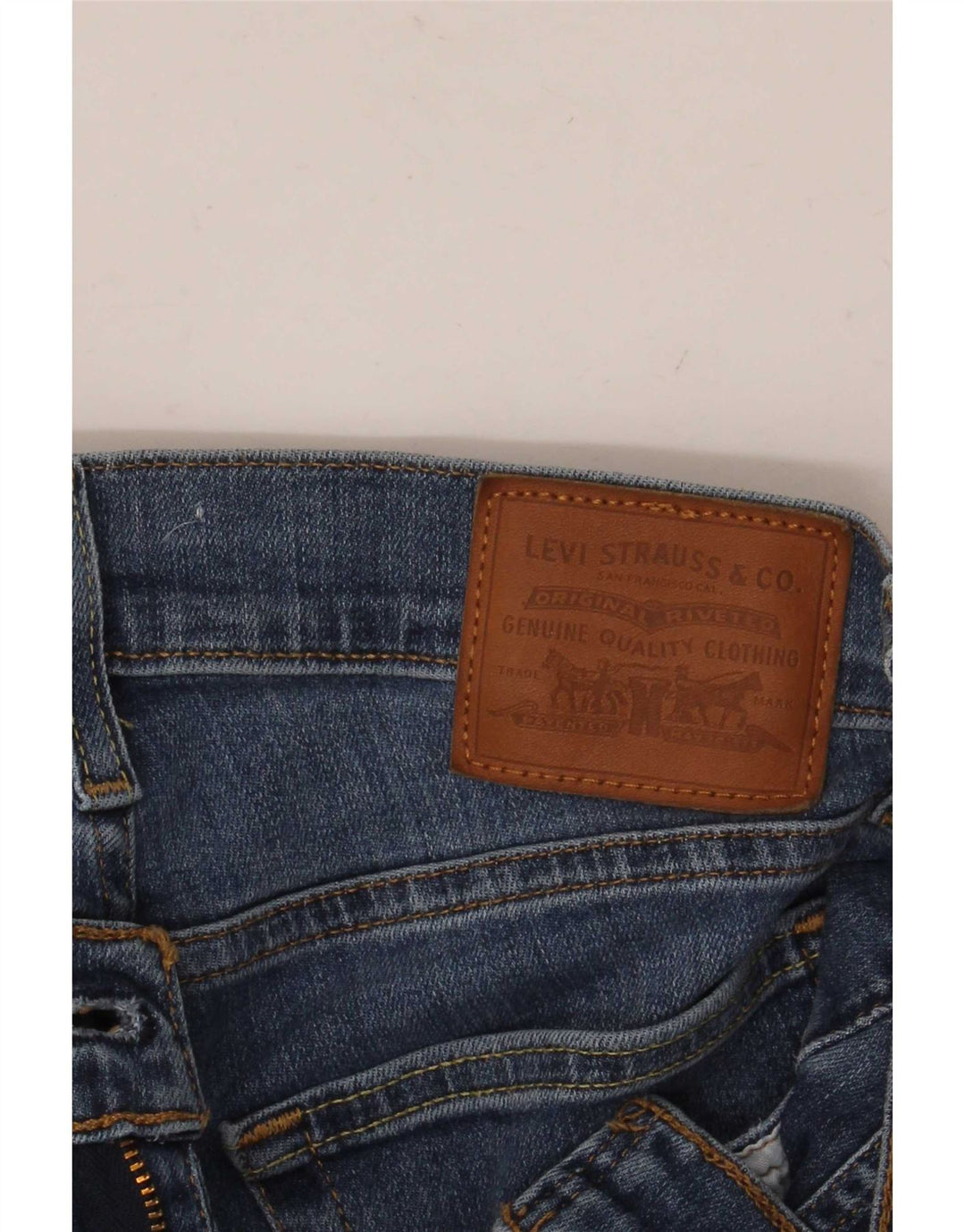 Женские потертые узкие джинсы Levi's W26 L32 синие