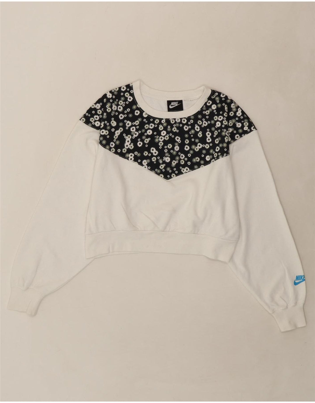 NIKE Womens Crop Oversized Sweatshirt Jumper UK 10 Small White Floral Vintage Nike and Second-Hand Nike from Messina Hembry 