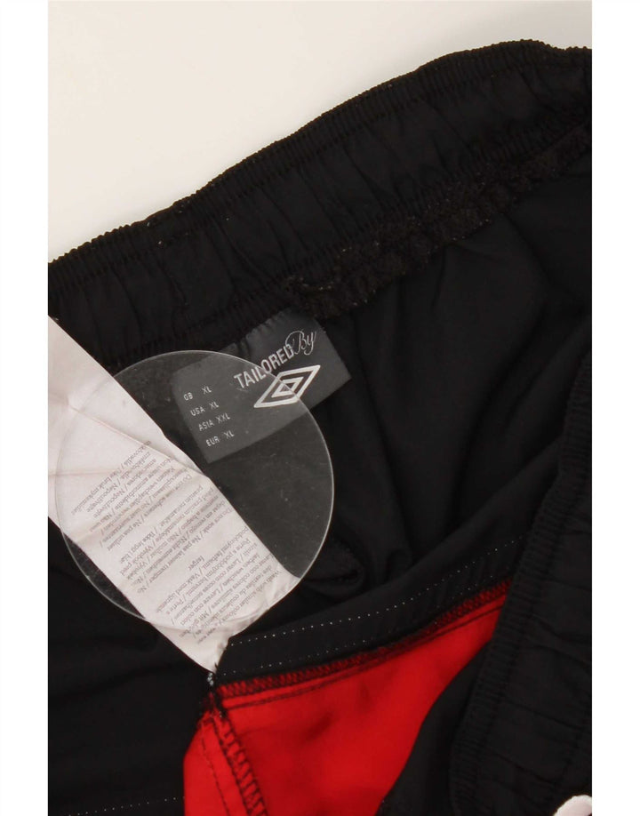 Женские спортивные шорты Umbro XL, красный полиэстер с цветными блоками
