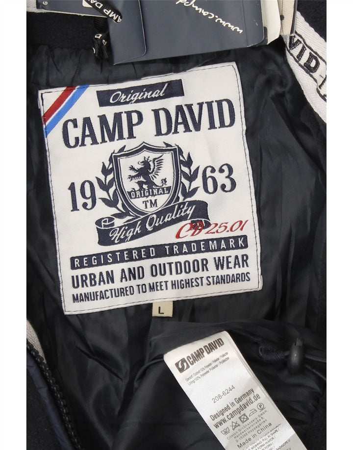 Мужская куртка-бомбер с графическим рисунком Camp David UK 40, большая темно-синяя с цветными блоками