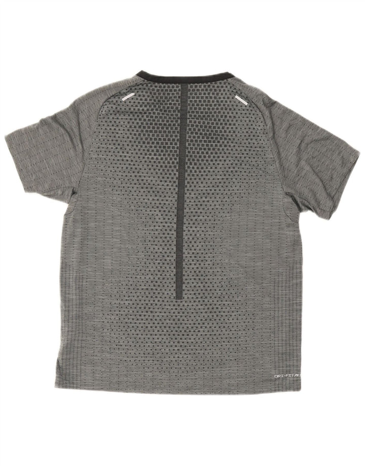 Мужская футболка Nike Dri Fit из полиэстера среднего серого цвета с геометрическим рисунком