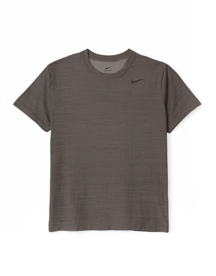Мужская футболка Nike из полиэстера среднего серого цвета в полоску