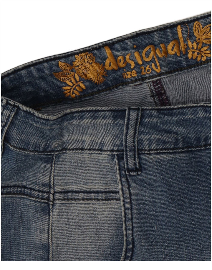 Женские потертые узкие джинсы Desigual W26 L26 синие с цветочным принтом