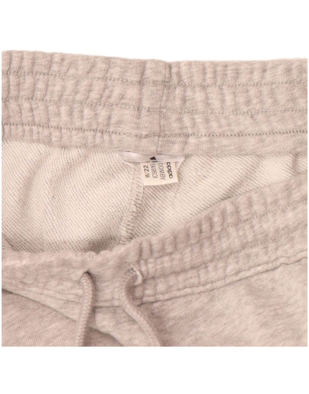 Мужские спортивные шорты ADIDAS среднего серого цвета