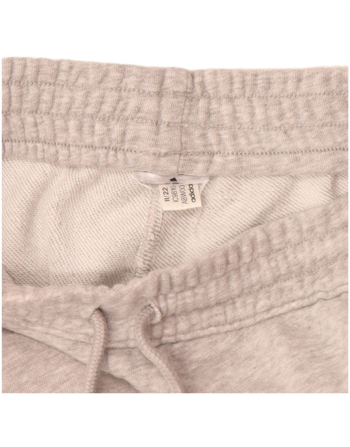 Мужские спортивные шорты ADIDAS среднего серого цвета