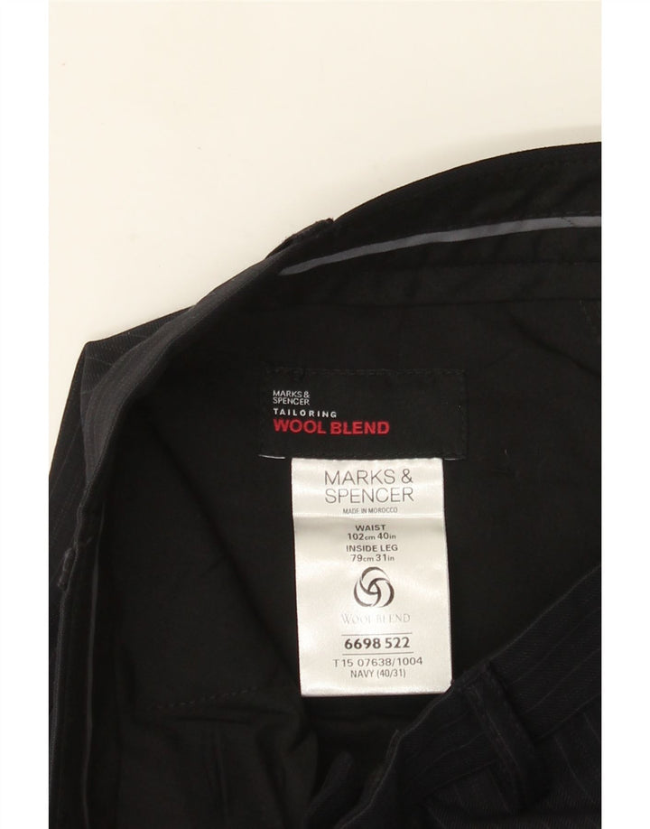 Мужские прямые костюмные брюки Marks & Spencer W40 L31 темно-синие в тонкую полоску