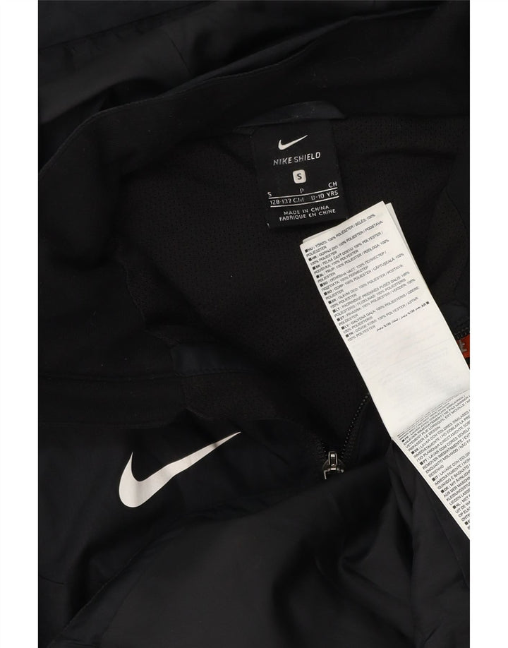 Непромокаемая куртка с капюшоном и графическим рисунком NIKE для мальчиков 8–9 лет, маленькая черная