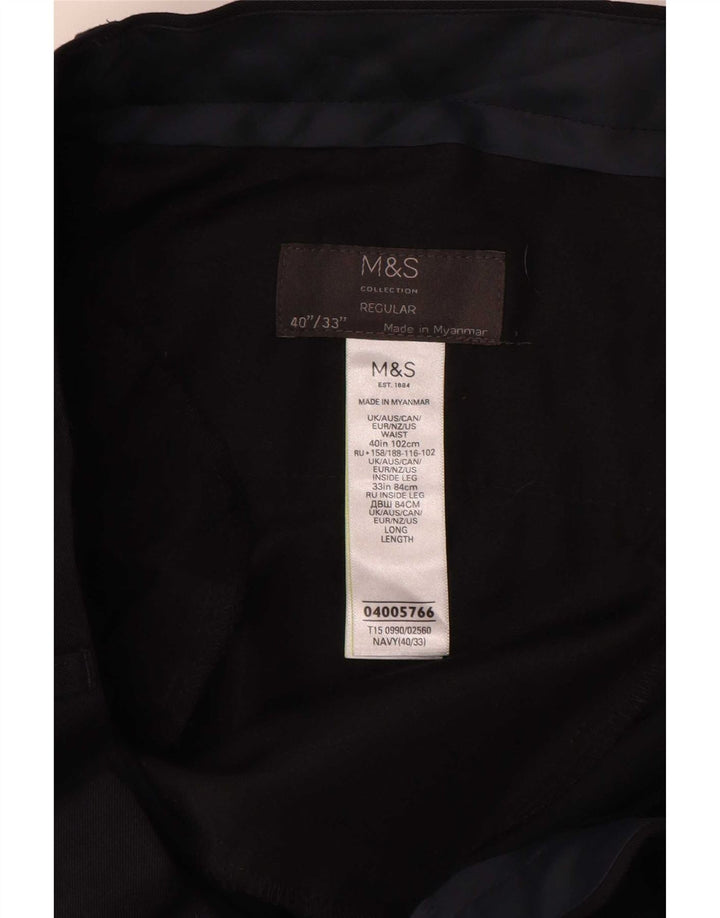 Мужские брюки стандартного костюма Marks & Spencer W40 L33 темно-синего цвета из полиэстера