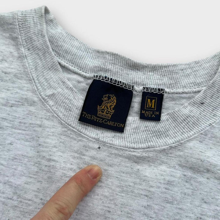 Винтажная футболка с рисунком The Ritz Carlton, средний размер