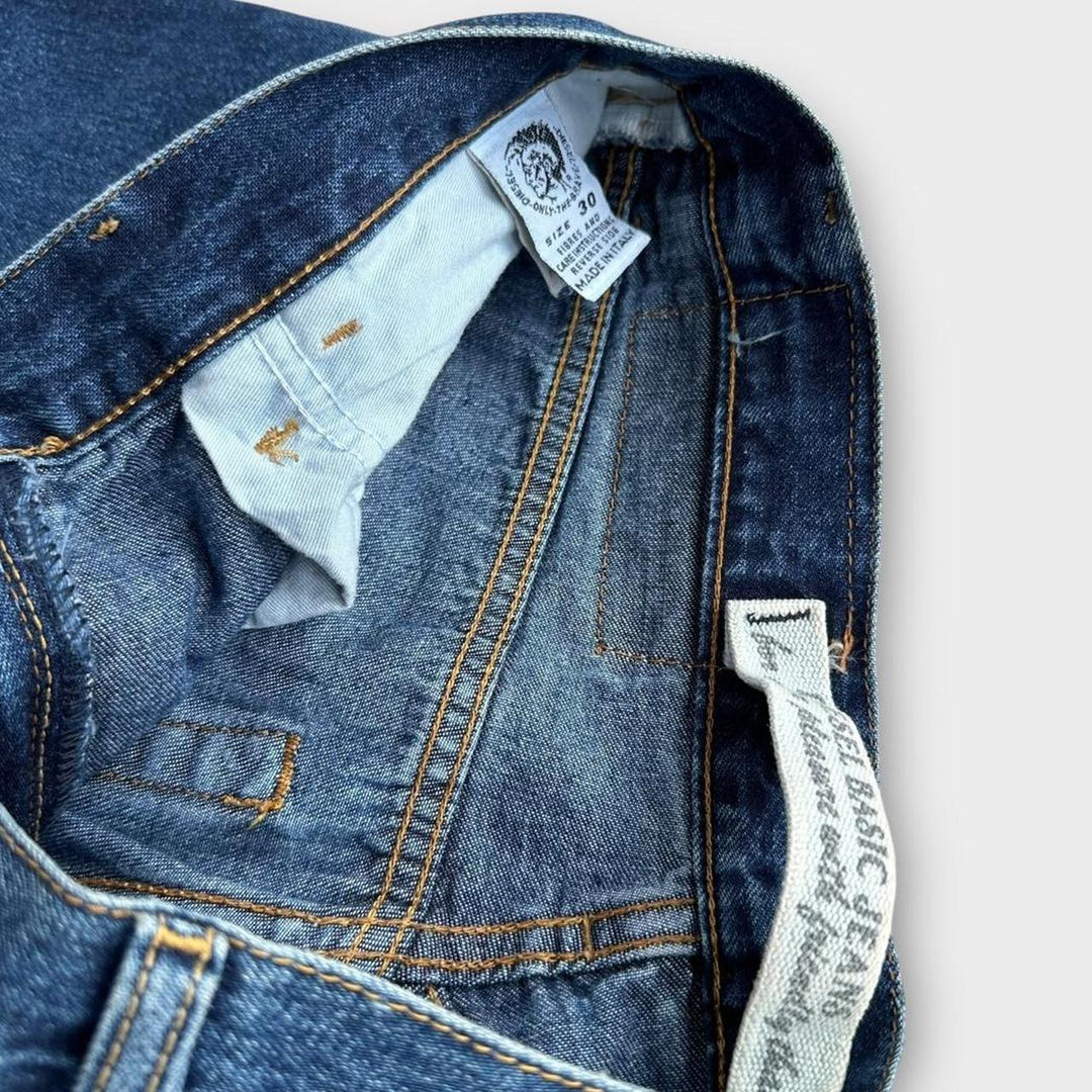 Расклешенные джинсы Diesel - талия 30 дюймов.