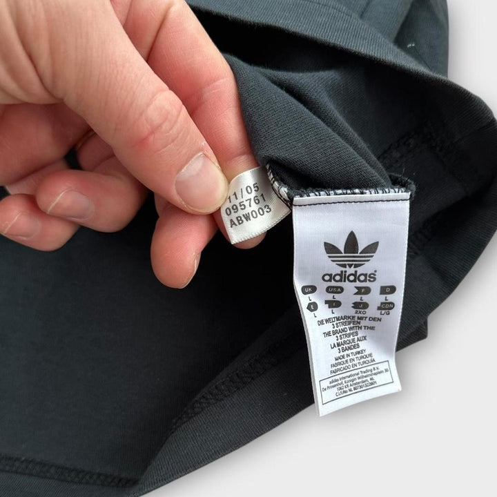 Футболка Adidas Чили 62 с надписью - большая