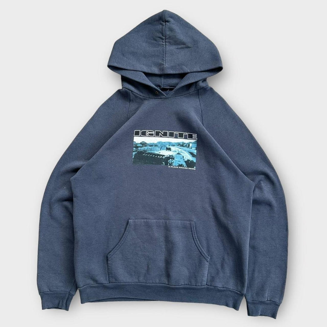 Толстовка с фирменной символикой Ignite Band, средний размер