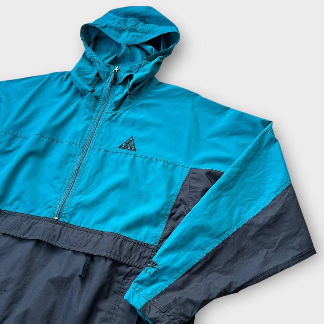 Складная куртка Nike ACG — средняя (подходит как большая)