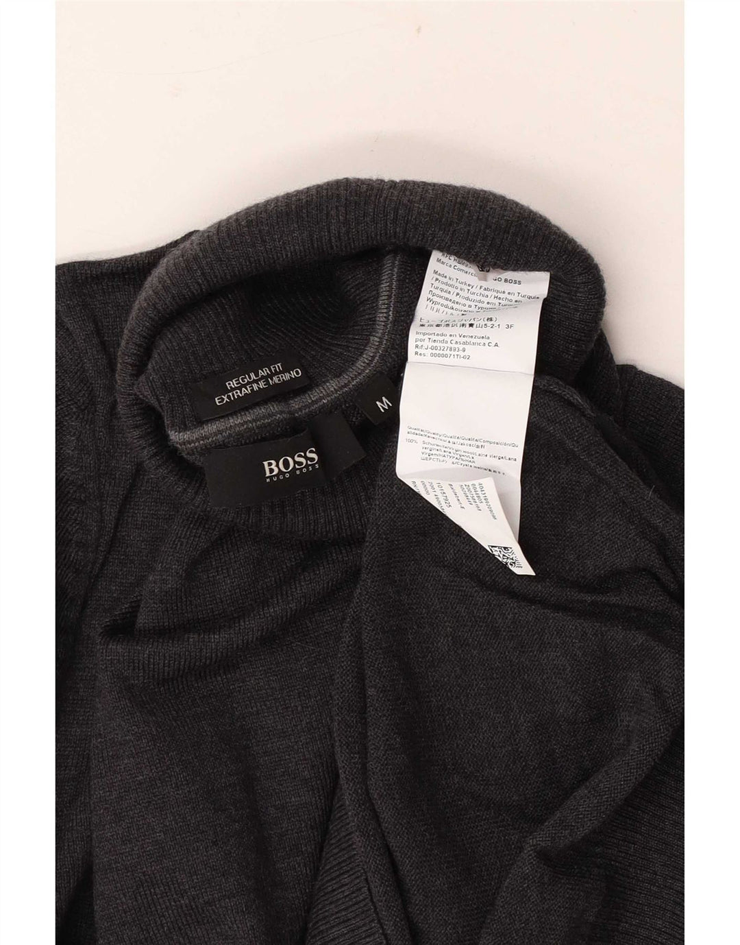 Мужской джемпер стандартного кроя Hugo Boss из натуральной шерсти среднего серого цвета с высоким воротником