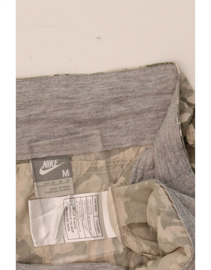 NIKE Womens Bermuda Cargo Shorts US 8/10 Medium W32 L18  Green Camouflage Vintage Nike and Second-Hand Nike from Messina Hembry 