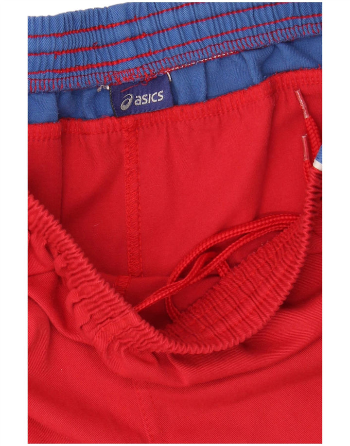 Мужские спортивные шорты Asics среднего красного цвета с цветными блоками