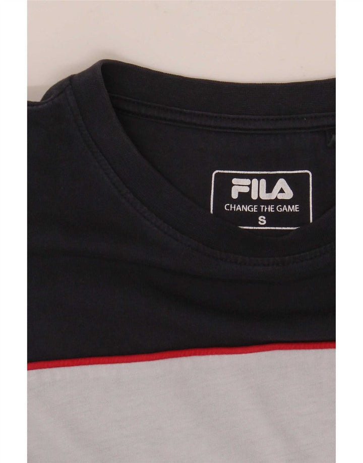 Мужская футболка с рисунком Fila, маленькая, темно-синяя, с цветными блоками