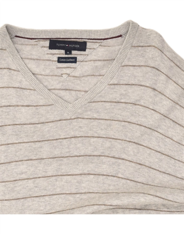 TOMMY HILFIGER Mens V-Neck Jumper Sweater XL Grey Striped Cotton | Vintage Tommy Hilfiger | Thrift | Second-Hand Tommy Hilfiger | Used Clothing | Messina Hembry 