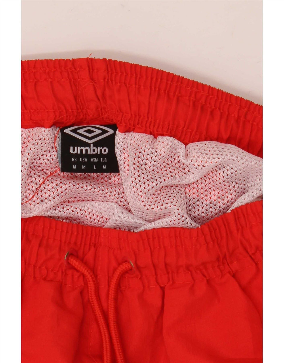 Umbro Мужские спортивные шорты среднего красного цвета