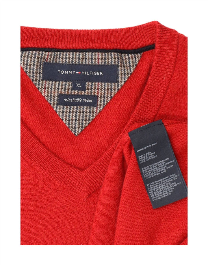 TOMMY HILFIGER Mens V-Neck Jumper Sweater XL Red Lambswool Vintage Tommy Hilfiger and Second-Hand Tommy Hilfiger from Messina Hembry 