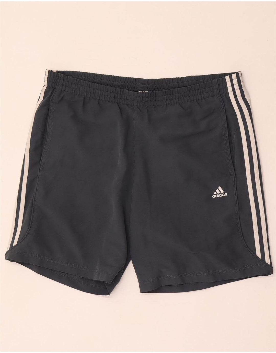 Мужские спортивные шорты Adidas Climalite среднего серого цвета из полиэстера