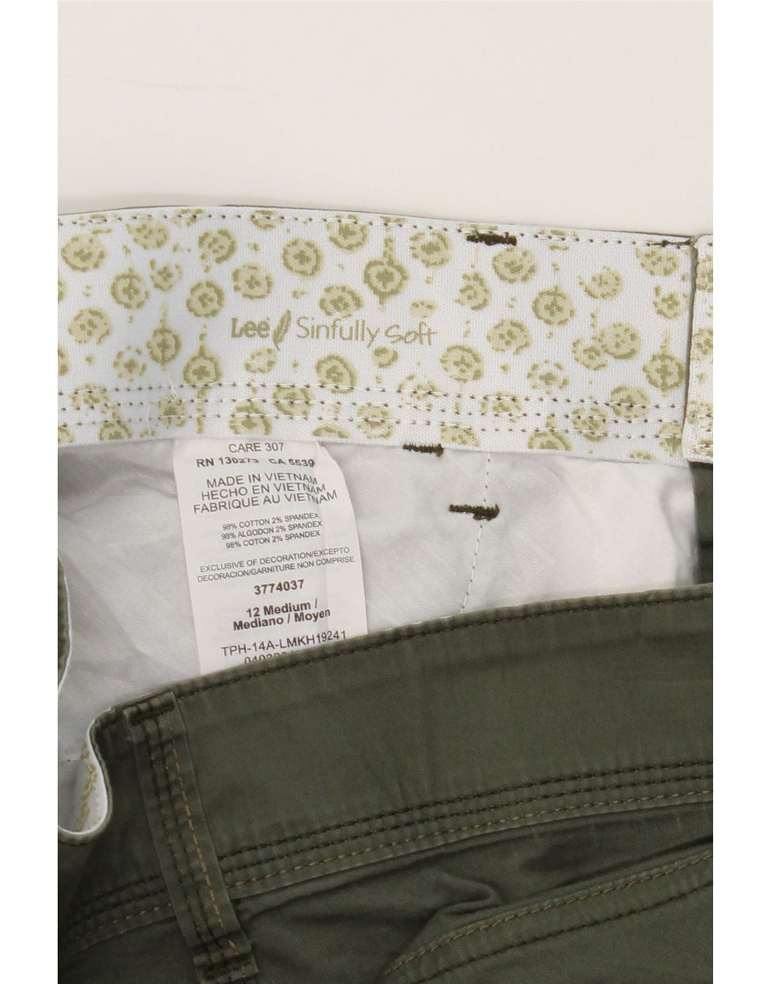 LEE Womens Cargo Shorts US 12 Large W34 Green Cotton Vintage Lee and Second-Hand Lee from Messina Hembry 
