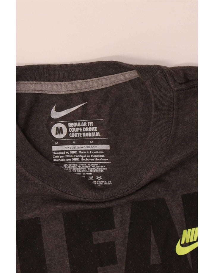 Мужская футболка обычного кроя Nike с рисунком, верх из полиэстера среднего серого цвета с крапинками