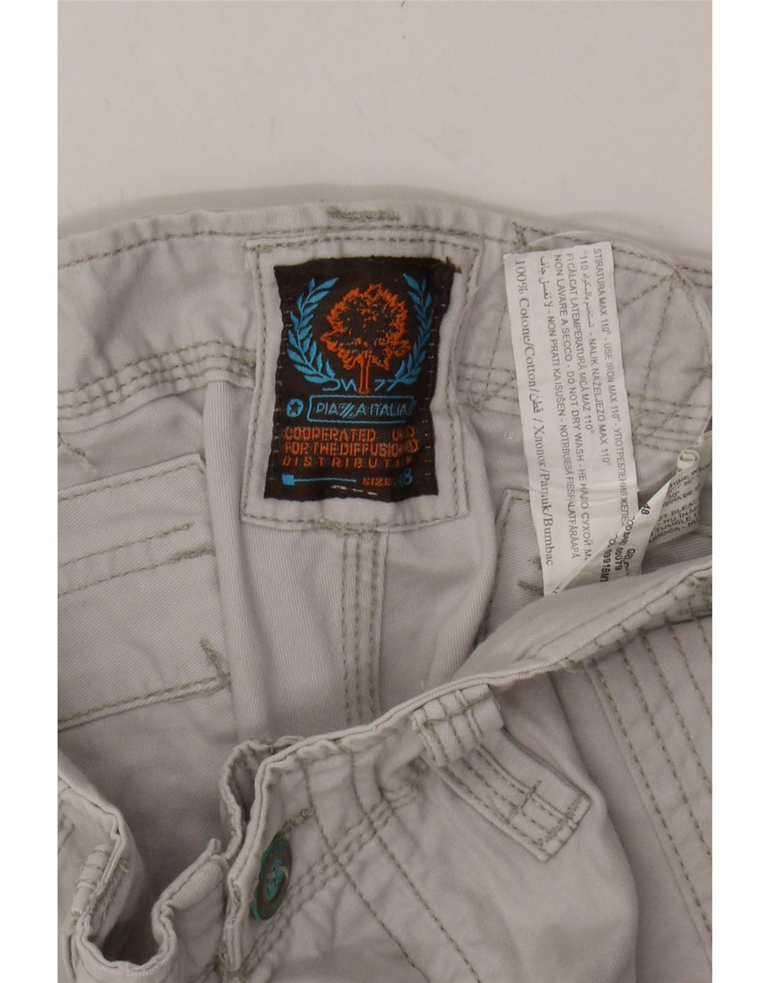 PIAZZA ITALIA Mens Cargo Shorts IT 48 Medium W34  Grey Cotton Vintage PIAZZA ITALIA and Second-Hand PIAZZA ITALIA from Messina Hembry 