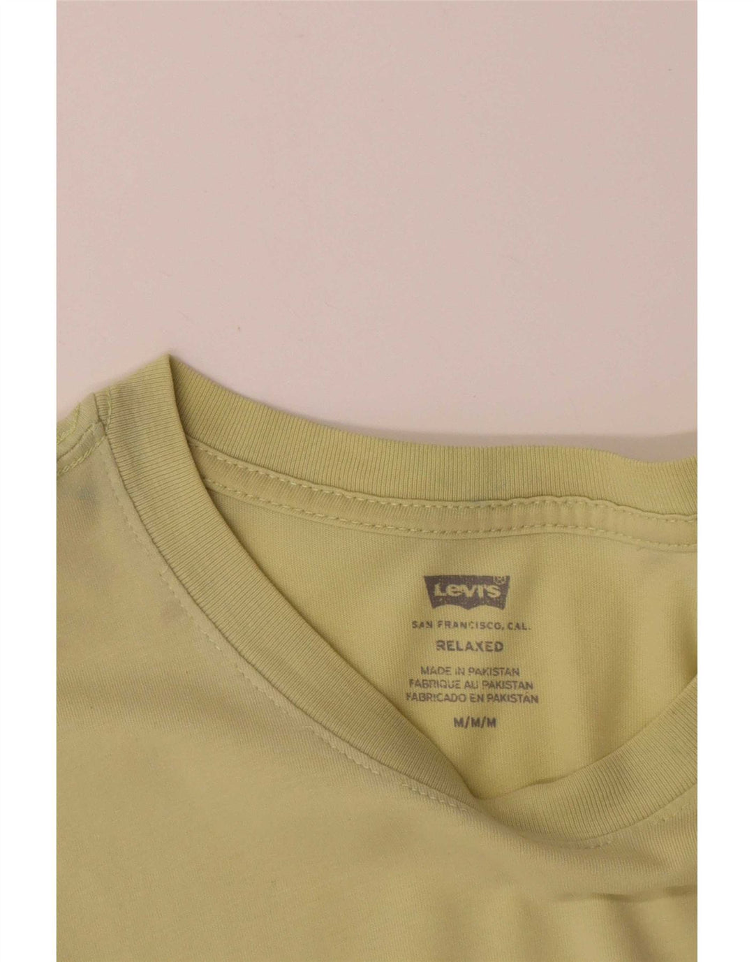 Мужская футболка свободного кроя Levi's из хлопка среднего желтого цвета