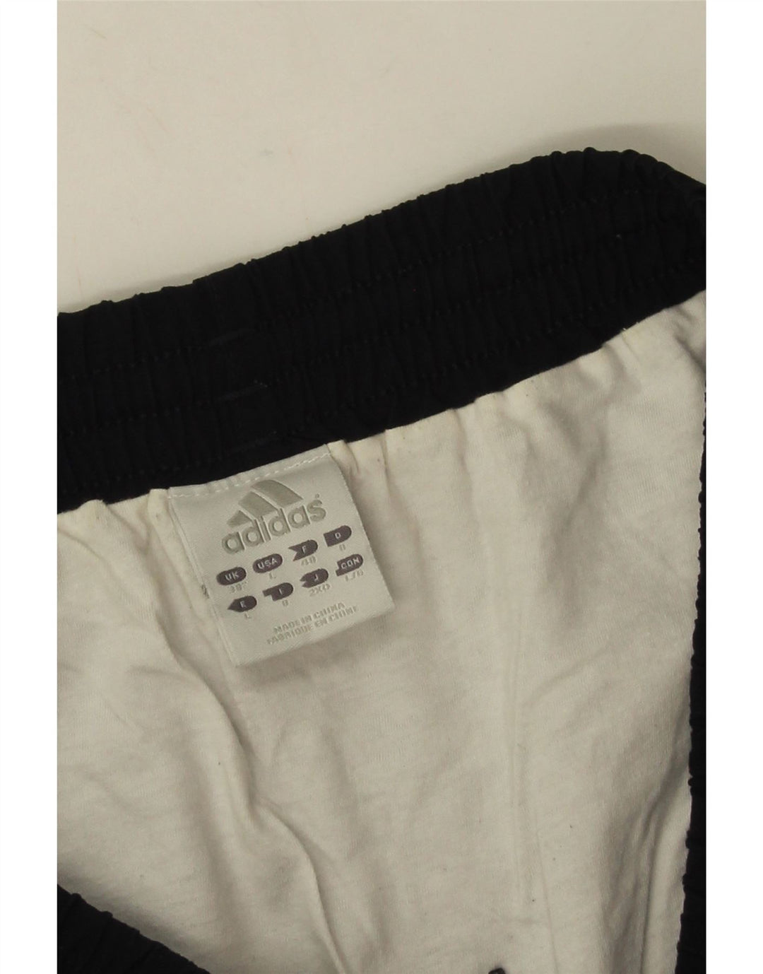 Мужские спортивные шорты Adidas среднего размера из полиэстера черного цвета