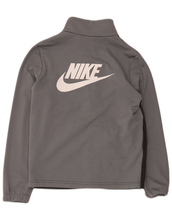 Спортивный костюм с графическим рисунком для мальчиков Nike, 10–11 лет, средний серый цвет с цветными блоками
