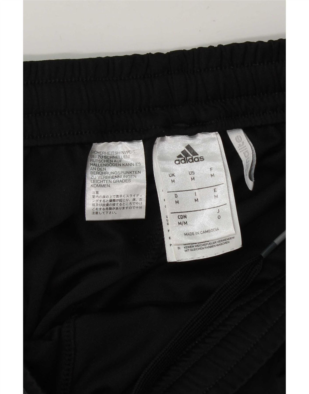 Мужские спортивные шорты Adidas среднего размера из полиэстера черного цвета