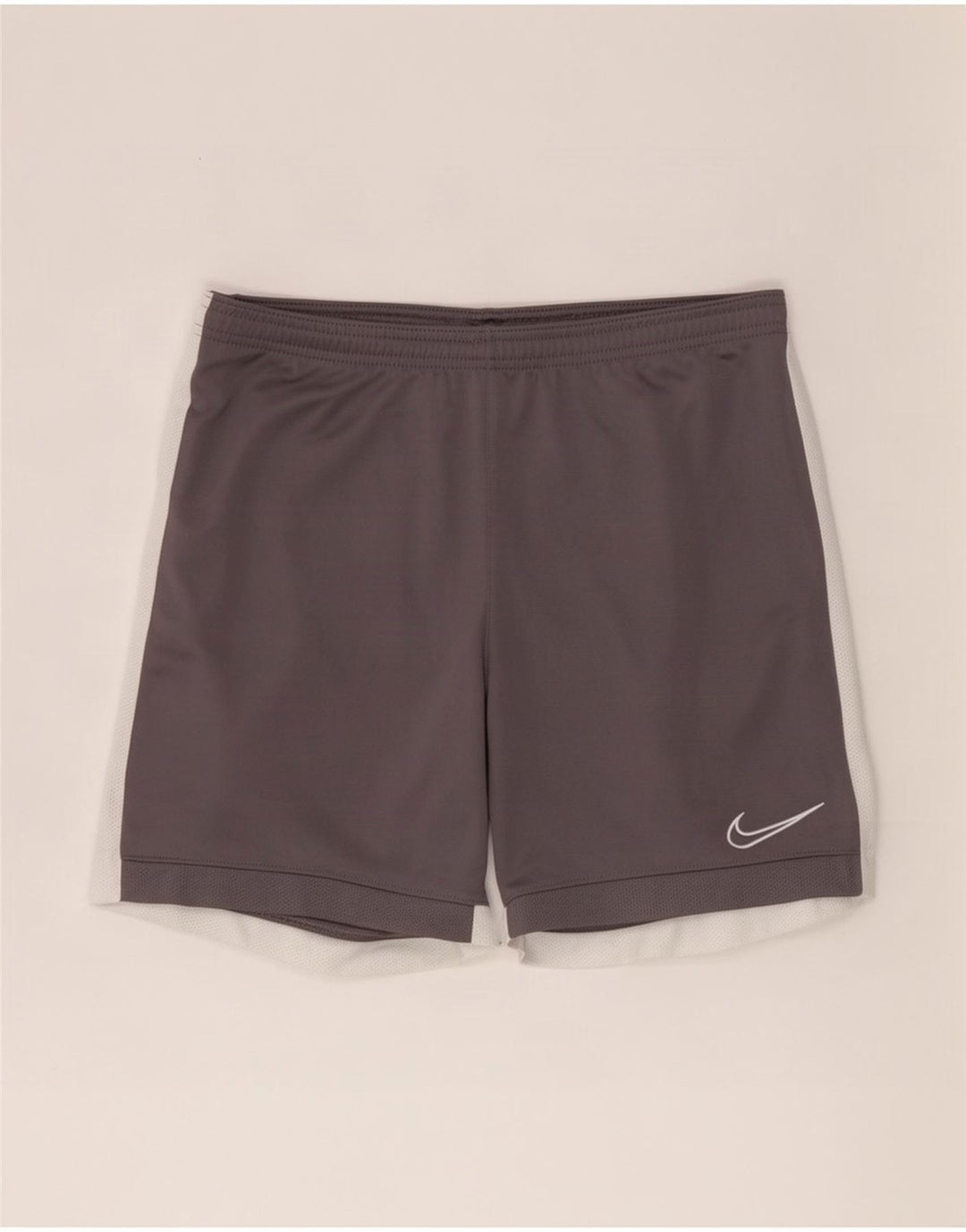 Мужские спортивные шорты Nike Dri Fit среднего серого цвета из полиэстера с цветными блоками