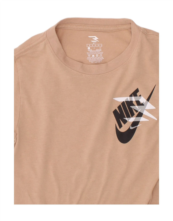 Футболка с рисунком Nike для мальчиков 8–9 лет, маленькая, бежевая